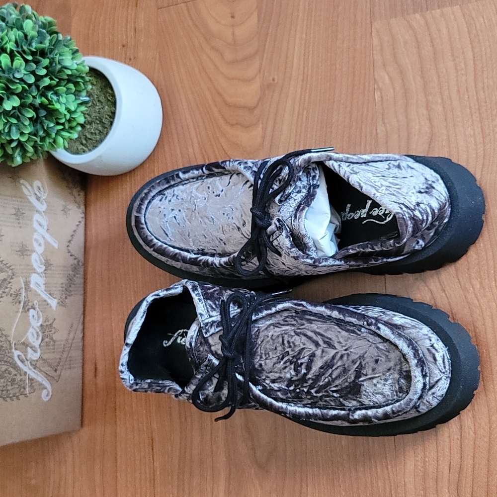 FREE PEOPLE Convertible Velvet Loafer Size 8.5/39 EU - Picture 2 of 6